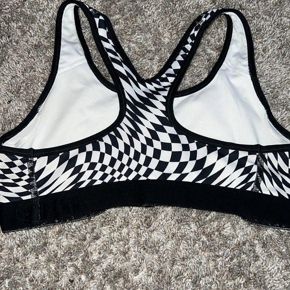2 Nike sports bra - Picture 10 of 11